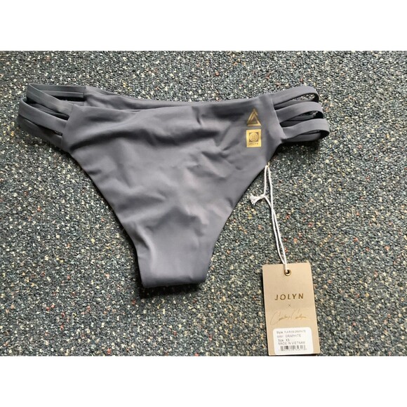 Bikini - Picture 3 of 3